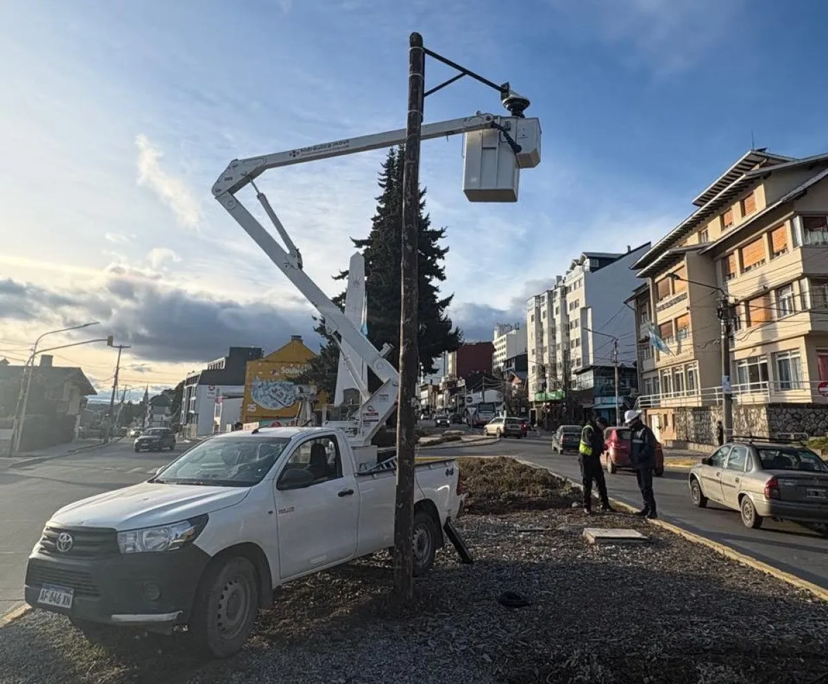 Bariloche prueba nuevas cámaras 360 con <b>inteligencia artificial</b> | BarilocheOpina thumbnail