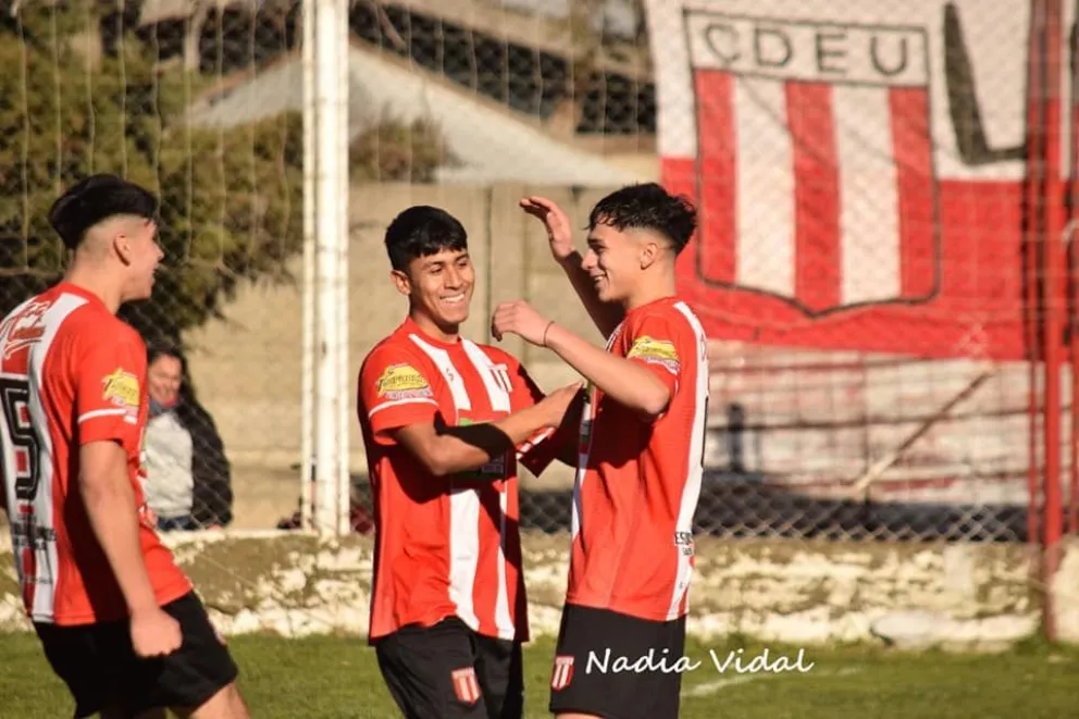 Estudiantes lidera su grupo en el Clasificatorio de fútbol