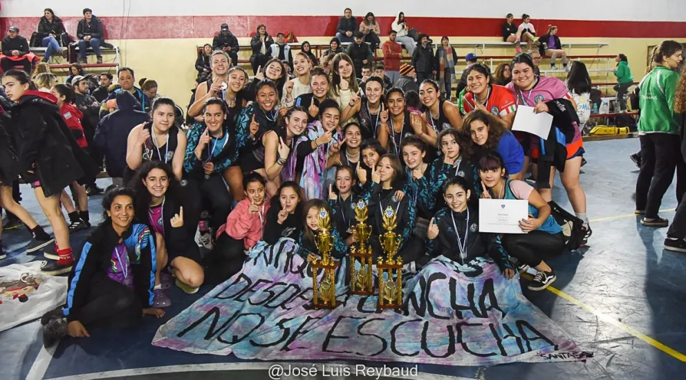 San Esteban y un triple festejo soñado en el hockey de menores