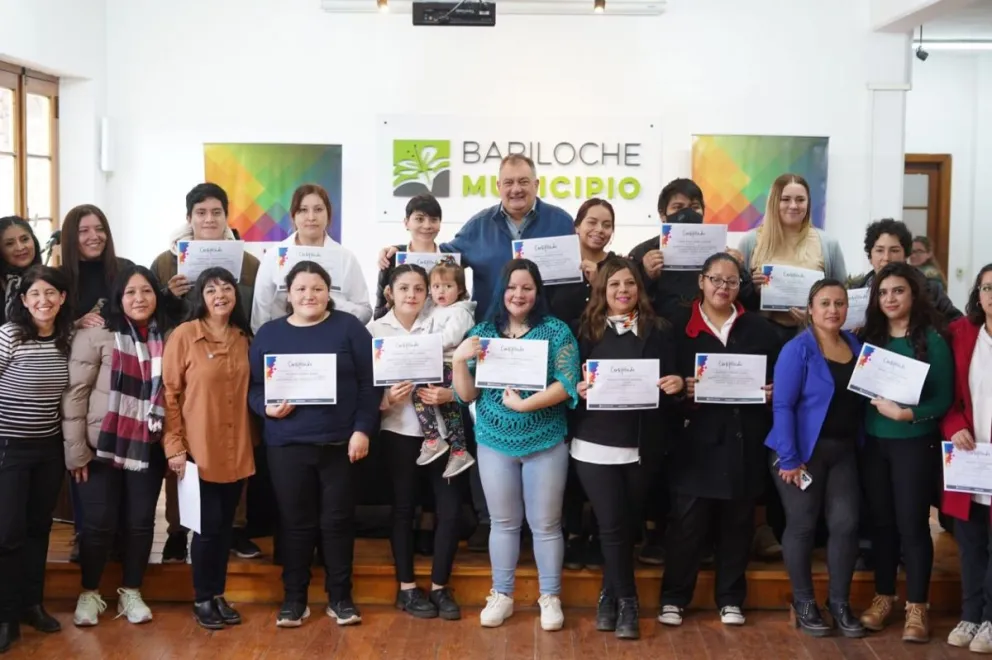 Se entregaron los certificados de los cursos del primer semestre de los Cursos Municipales de Formación Profesional