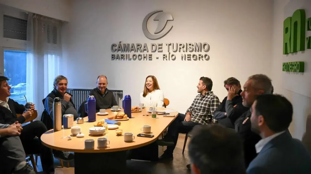 Carreras recibió a cámaras de turismo, comercio e industria de Bariloche