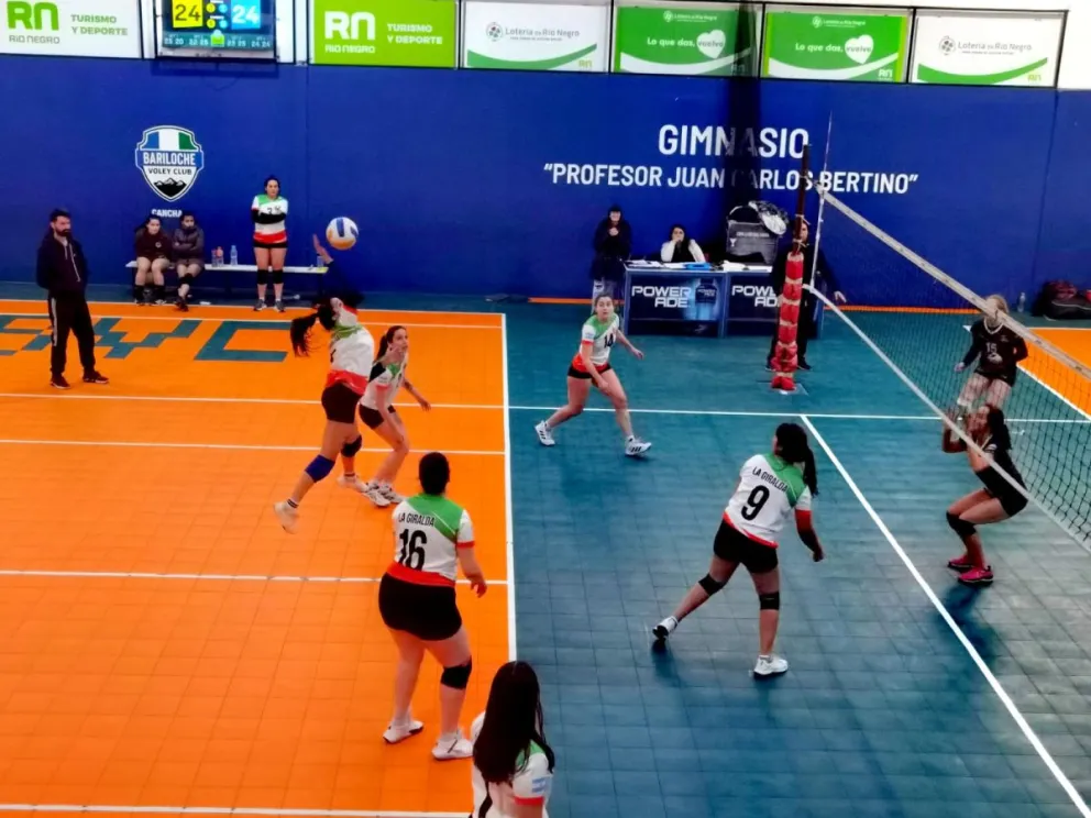 Bariloche Vóley y Campanario lideran en la Primera División femenina local