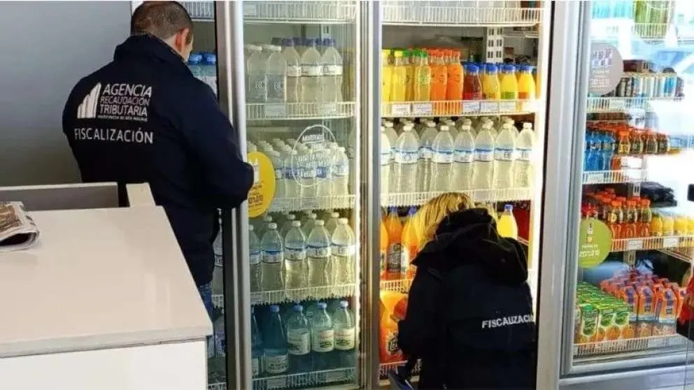 Productos vencidos, fechas adulteradas, algunas de las infracciones de comercios de Bariloche