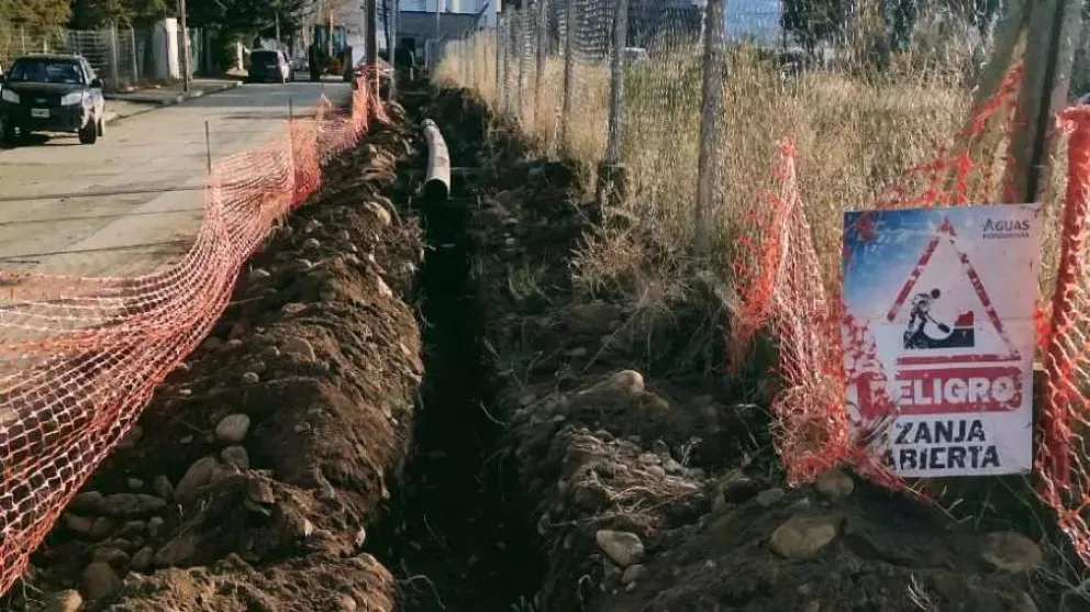 La obra de refuerzo de agua de zona Este lleva un 30% de avance