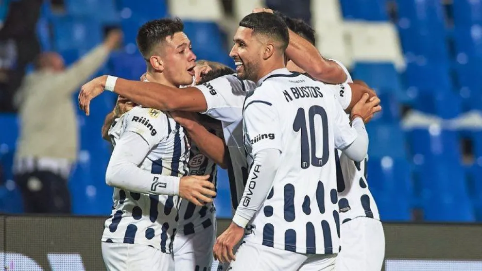 Talleres sorprendió al River campeón y lo eliminó de la Copa Argentina
