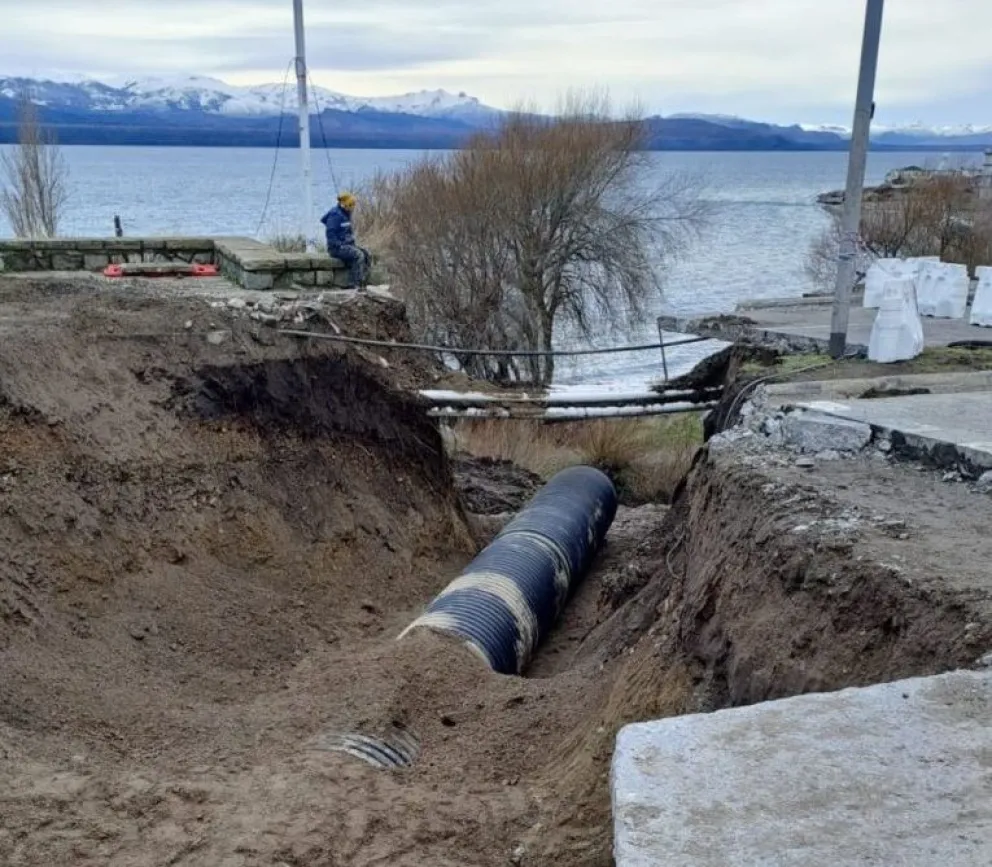 En conjunto con Vialidad Rionegrina, se avanza en la reparación del pluvial de Ruiz Moreno