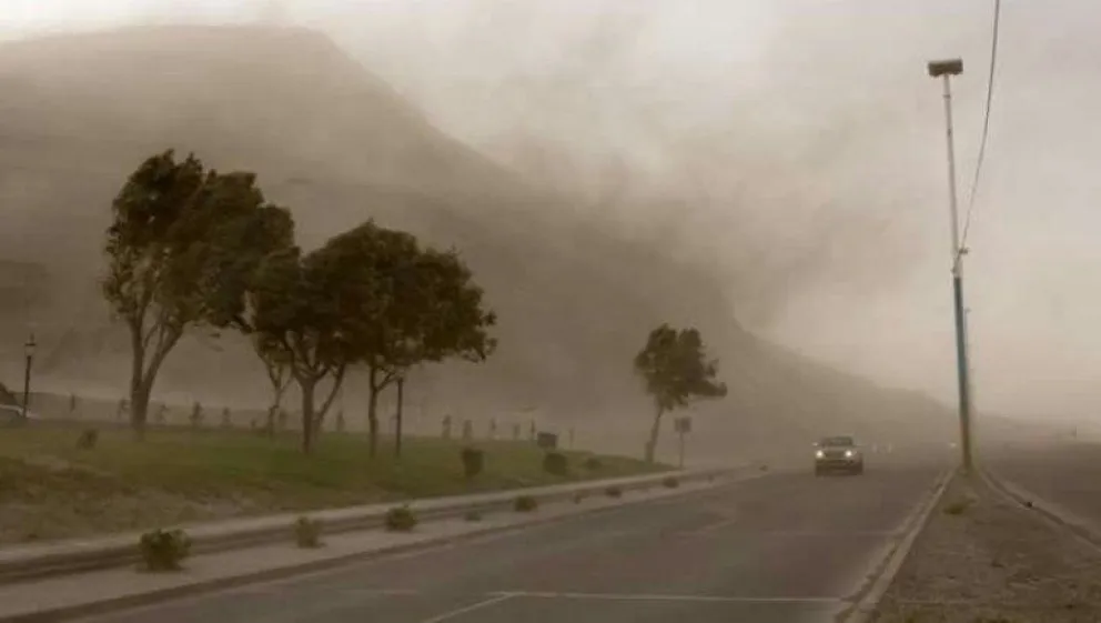Impactante temporal de viento causó destrozos en Comodoro Rivadavia