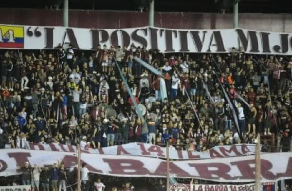 Violencia en el fútbol: Murió el barra de Lanús tras el enfrentamiento entre dos facciones