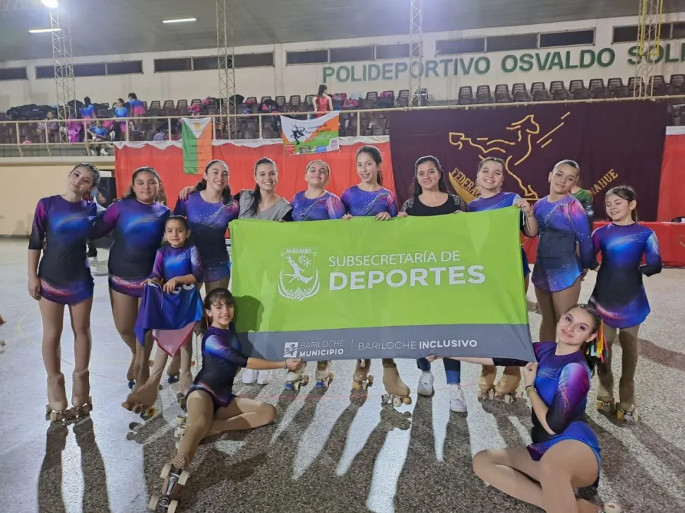 Gran actuación de la Escuela Municipal de patín en Fernández Oro