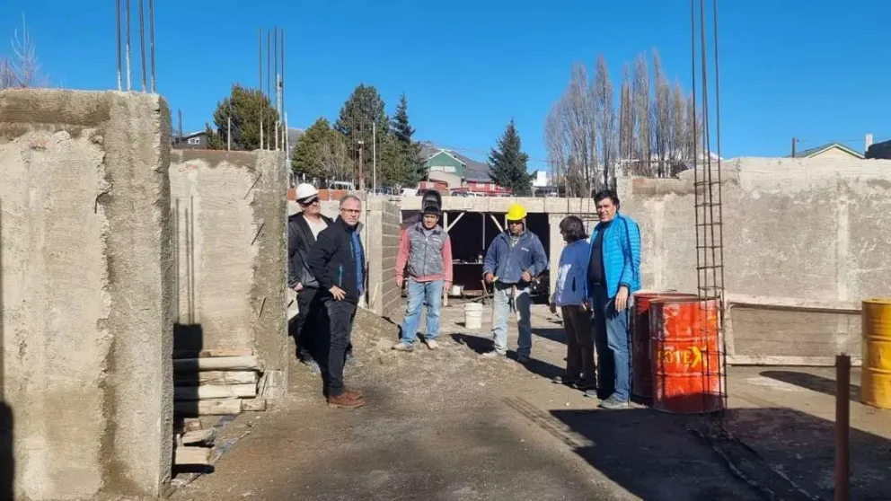 Funcionarios provinciales se reunieron con la comunidad educativa de la Escuela Laboral 6