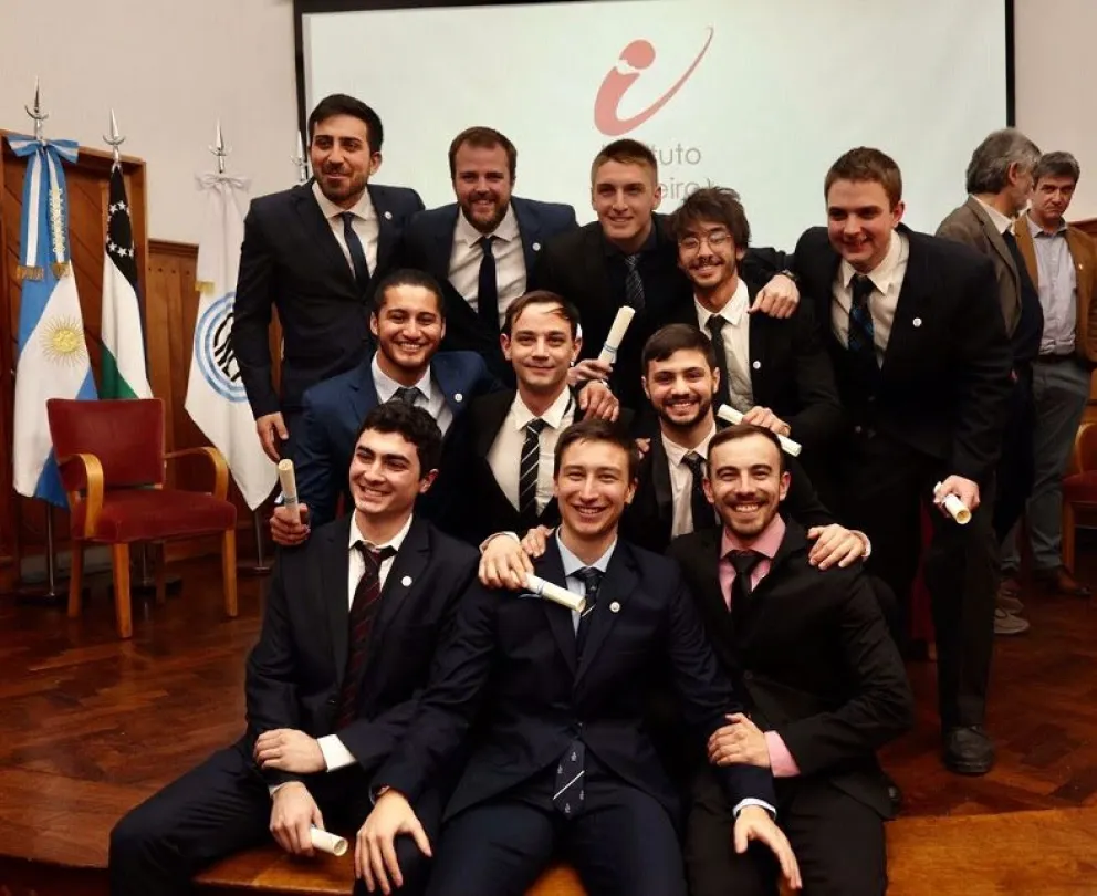 Se realizó el acto de colación de Ingeniería Nuclear e Ingeniería Mecánica 2023 del Balseiro