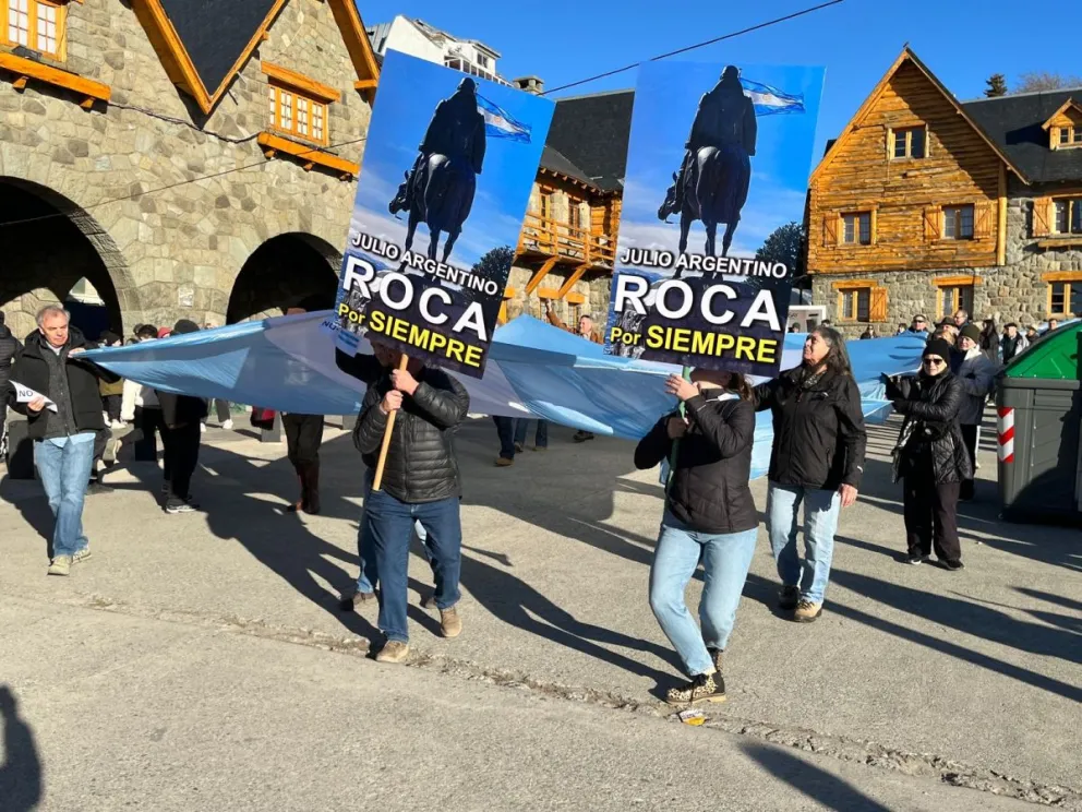 "El problema no es la estatua, sino el vandalismo y la tergiversación histórica"