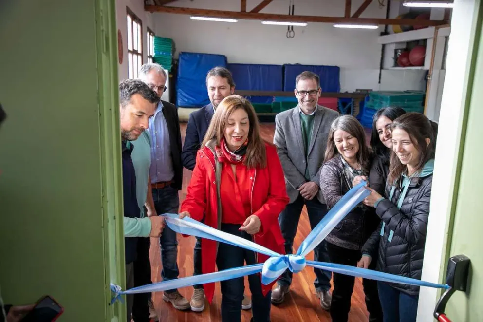 Carreras inauguró las obras de remodelación en el CEF 8