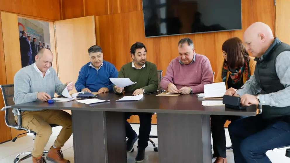 Provincia y municipios firmaron un acuerdo para avanzar en la gestión de residuos urbanos