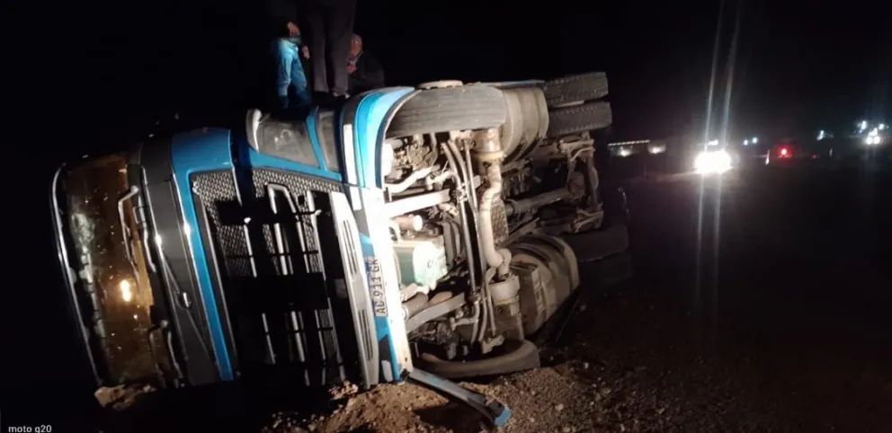 Choele Choel: despistó y terminó volcado en la RN22