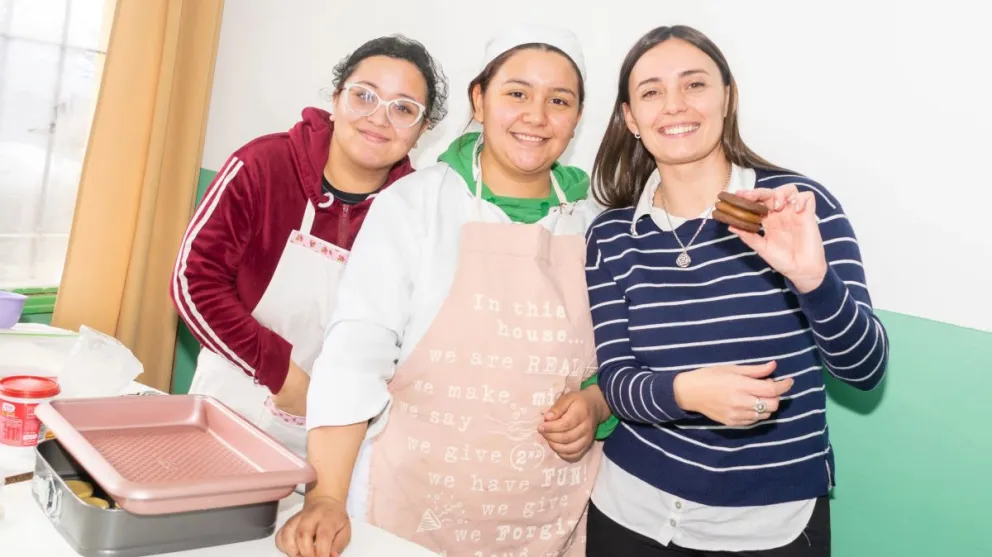 Desarrollo Humano visitó los talleres del Emprender en Bariloche