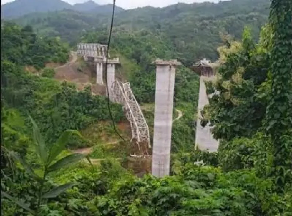 India: 17 muertos en el derrumbe de puente ferroviario