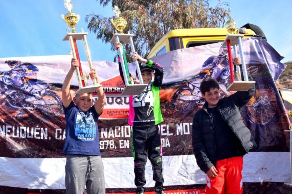 Con podio incluido, jóvenes pilotos locales corrieron la fecha del motocross patagónico