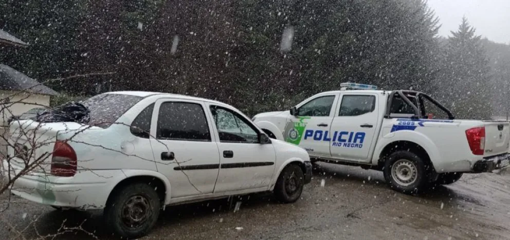 Luego de una persecución la Policía detuvo a tres hombres que habían robado a un auto de alquiler
