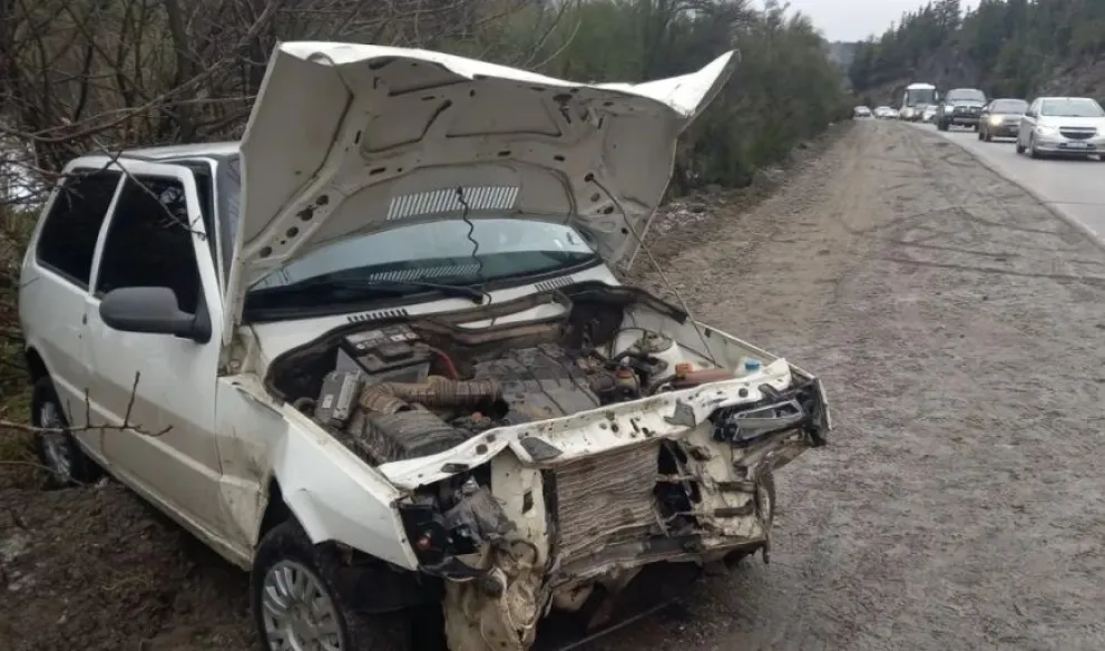 Un hombre fue hospitalizado de urgencia tras un choque frontal en la Ruta al Catedral