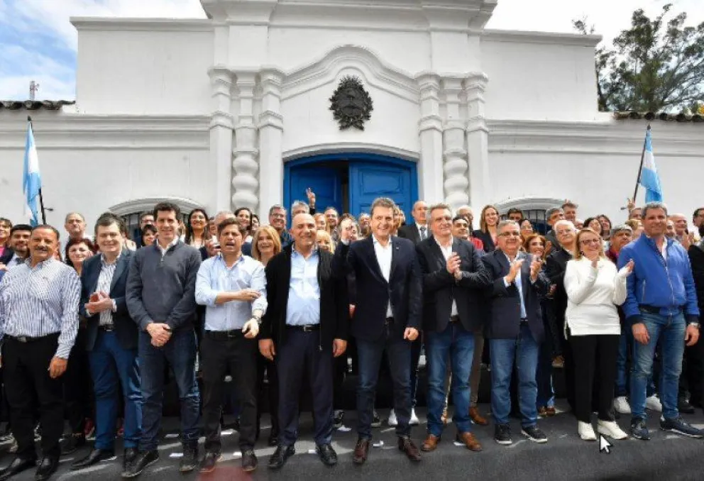Massa relanzó su campaña en Tucumán y prometió "defender la patria con uñas y dientes"