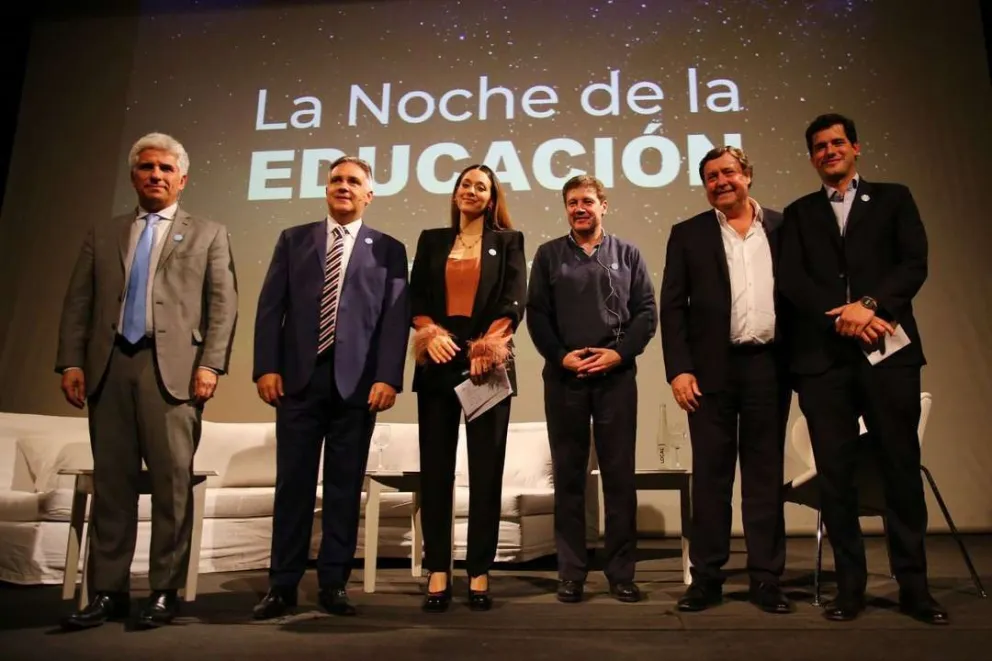 Weretilneck: "En la era de lo digital ¿vamos a seguir enseñando con la tiza y el pizarrón?"