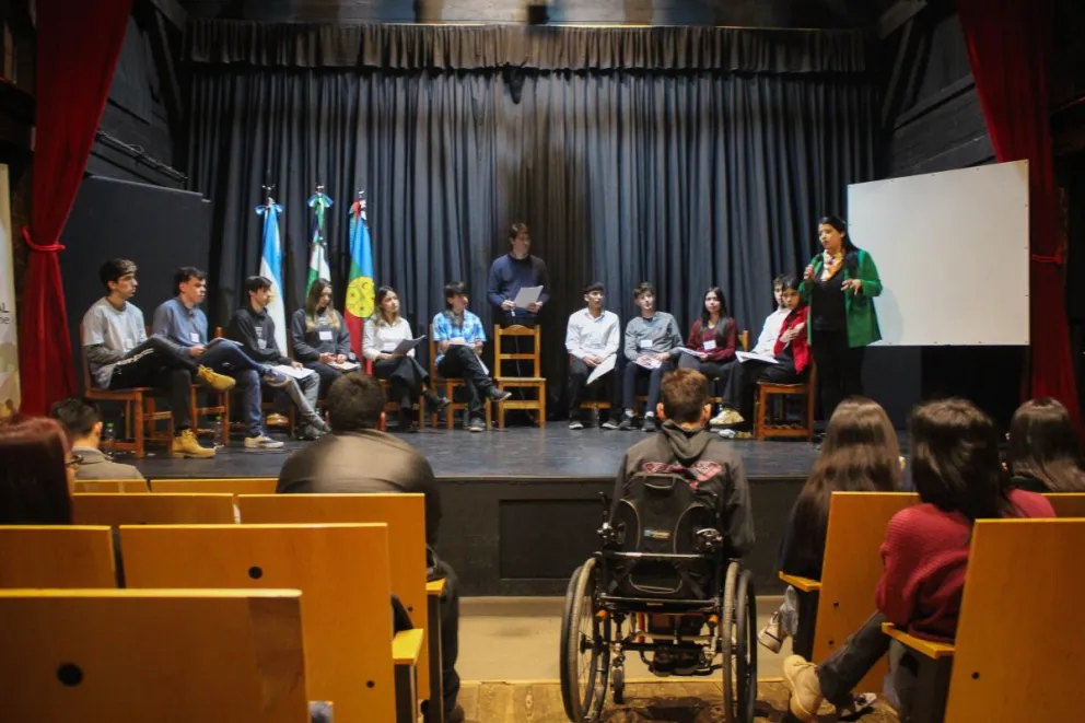 Los “concejales por un día” siguen debatiendo sus proyectos