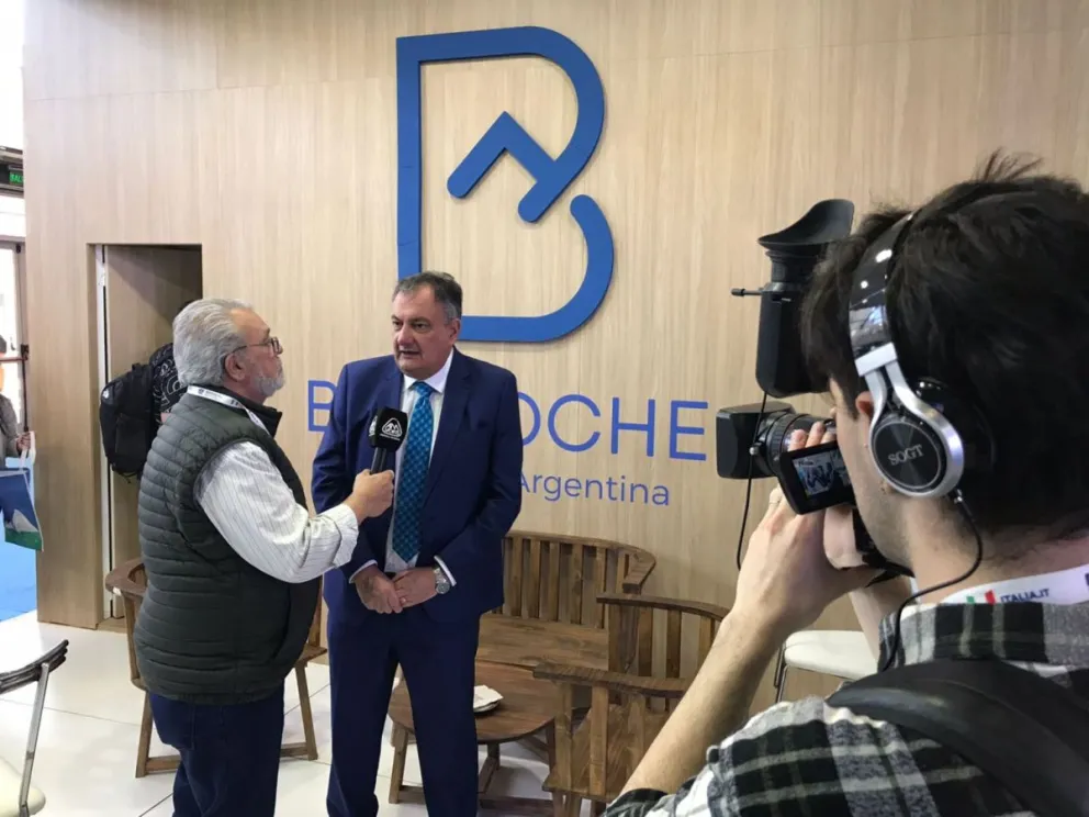 Gennuso acompaña la promoción de Bariloche en la FIT