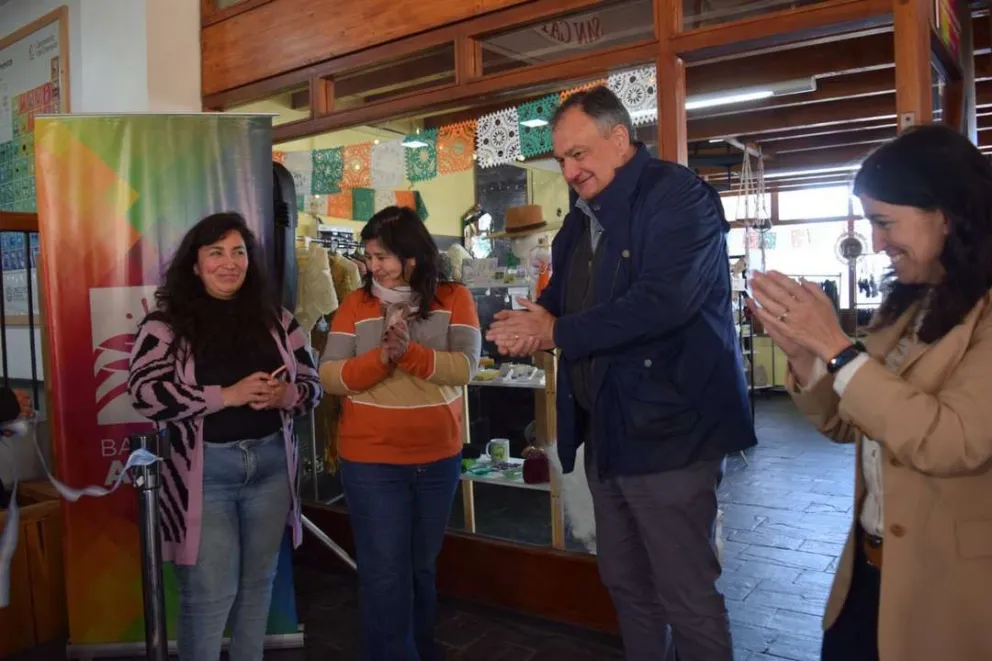 Se inauguró el segundo local de comercialización "Sobre el Nahuel"
