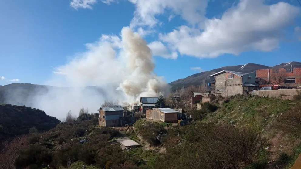 Una casa se incendió en el barrio Arrayanes