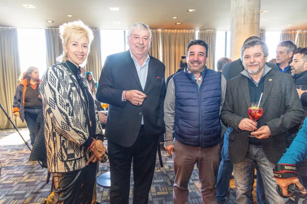 "Voy a gobernar desde el Alto aunque sea con un caloventor", dijo Cortes