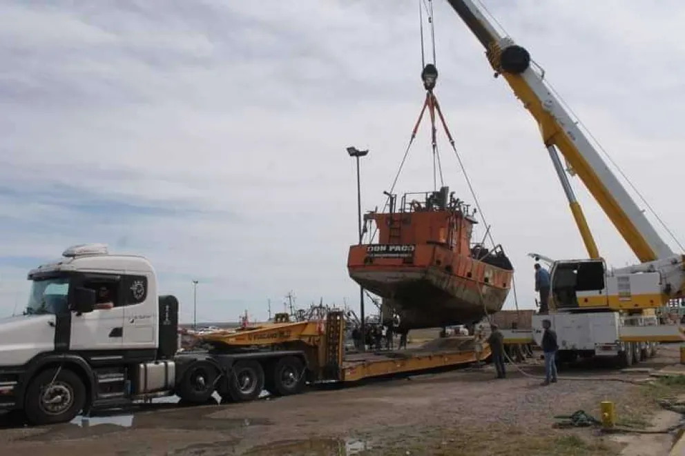 SAO: realizan tareas de saneamiento del Muelle "Eleno Arcangel"