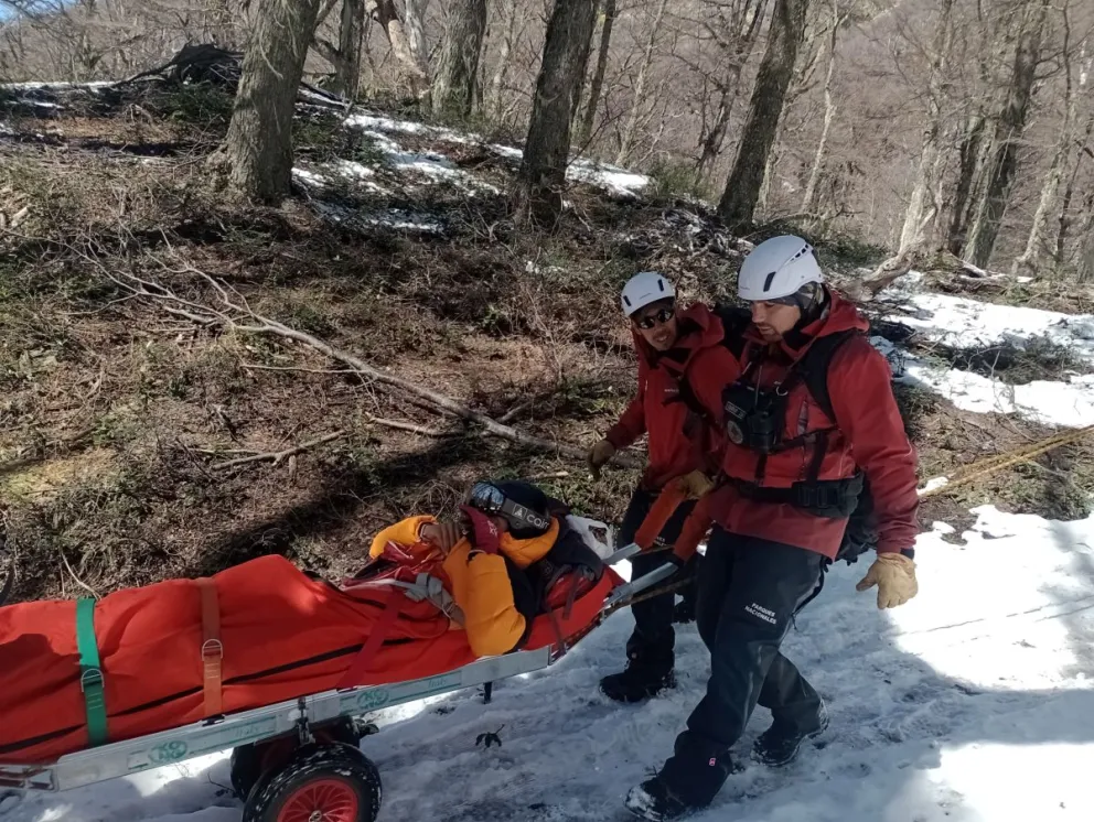 Rescataron a un hombre accidentado en el Refugio Frey