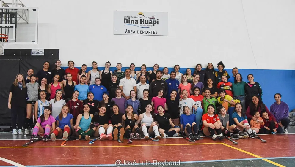 Exitosa capacitación brindada por el cuerpo técnico del seleccionado argentino de hockey 