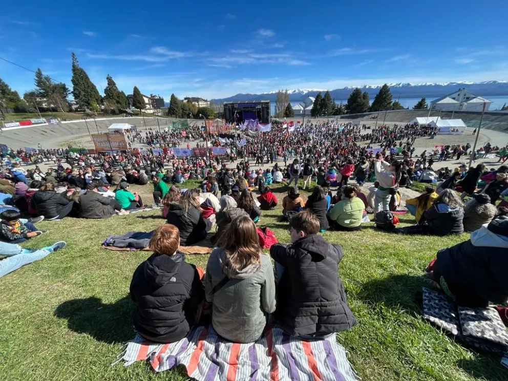 El Encuentro Nacional de Mujeres inició sus actividades en el Velódromo