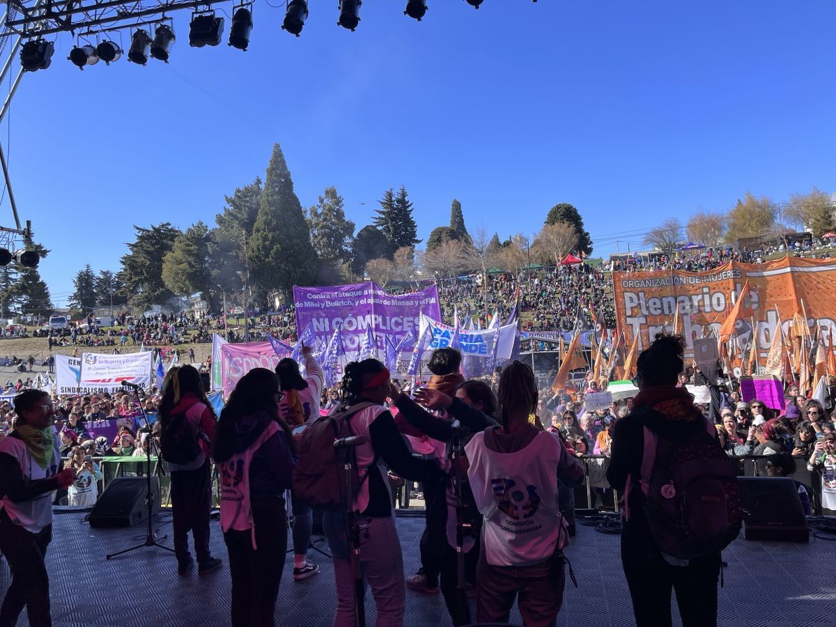 Con una gran marcha cerró la primera jornada del Encuentro Nacional de Mujeres