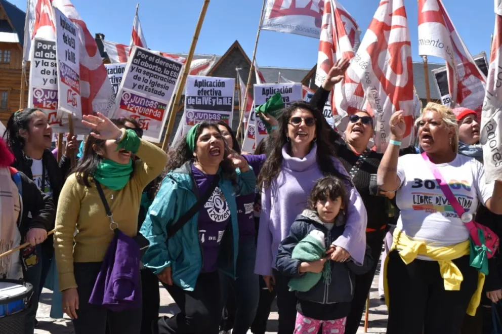 El MST se manifestó en el Centro Cívico contra "Milei" y contra "Roca"