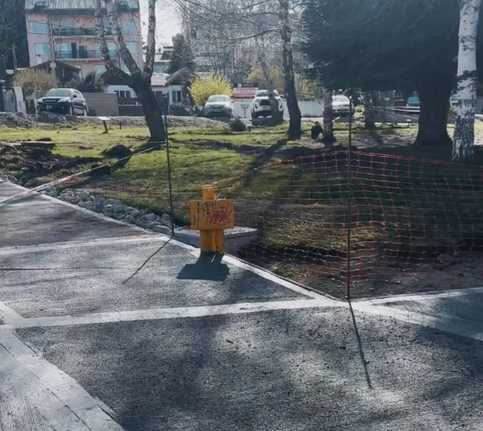 Avanzan las mejoras de la Plaza Belgrano con fondos de la Ecotasa
