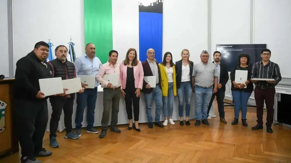 Nuevo equipamiento tecnológico para Ñorquinco y Comisiones de Fomento