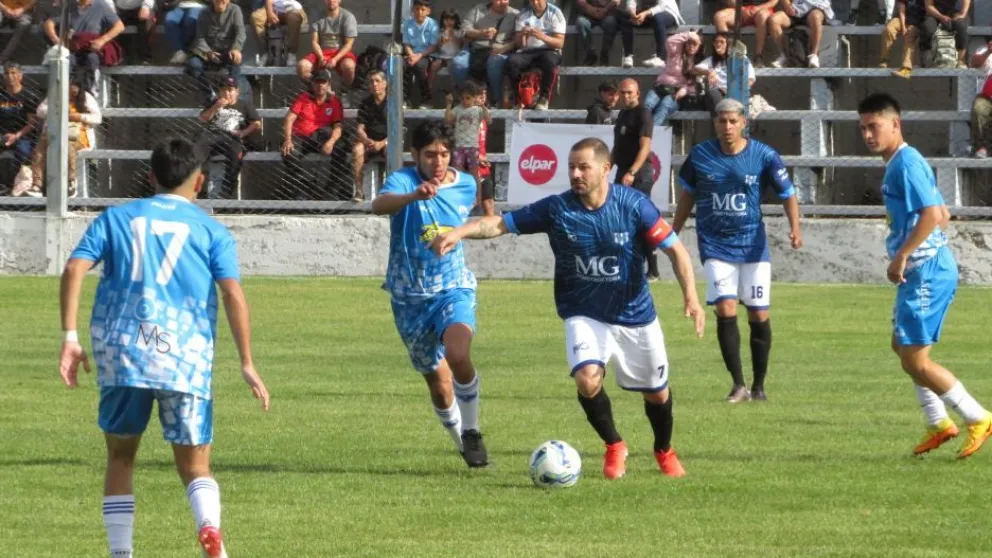 Rodrigo Mora marcó un doblete en su primer partido con Alas Argentinas