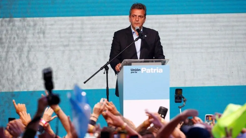 Massa reconoció a Milei como el nuevo Presidente, antes de los resultados oficiales