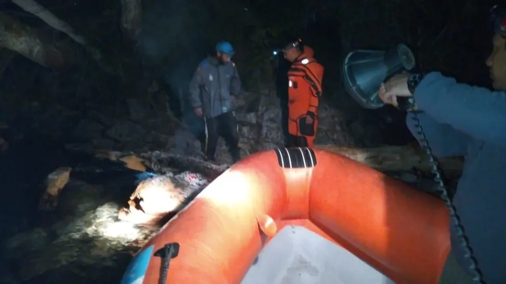 Villa La Angostura: Rescataron a una persona extraviada en plena montaña
