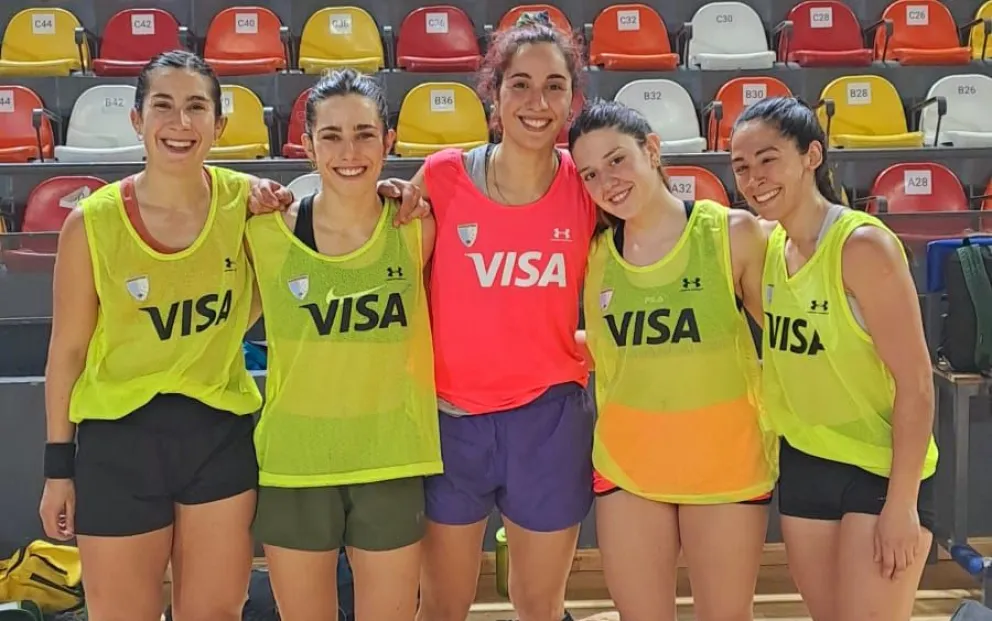 Con la ilusión albiceleste, quinteto local entrena con la preselección argentina de hockey 