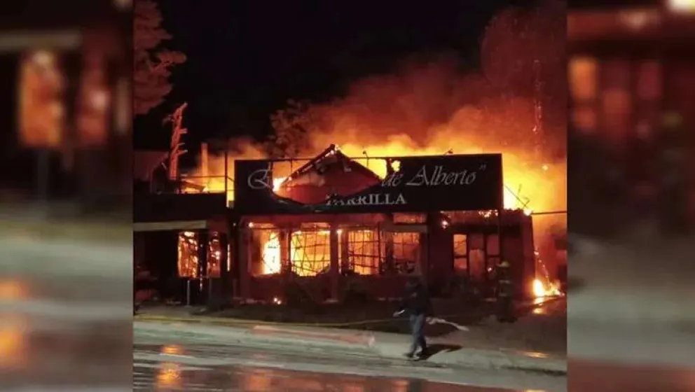 Voraz incendio arrasó con una parrilla en Neuquén