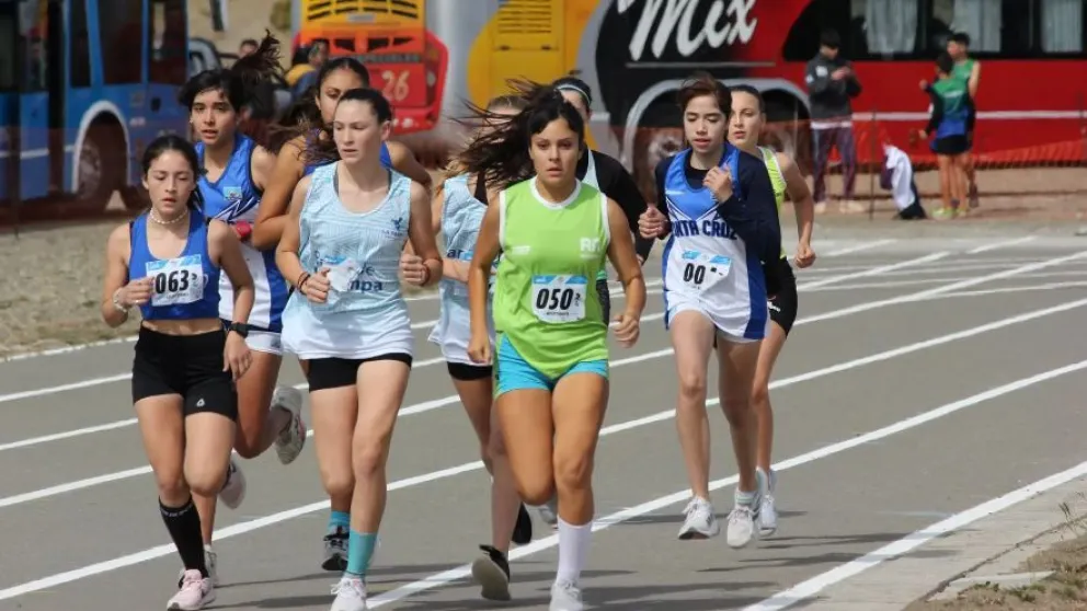 Tres barilochenses en los seleccionados rionegrinos de atletismo para los Juegos de la Araucanía