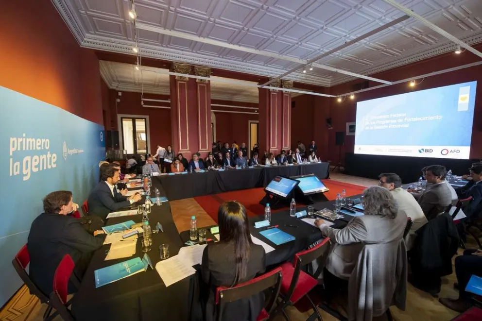 Río Negro presentó los avances del proyecto troncal de fibra óptica ante Nación