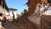 Son más de 130 los muertos por el sismo en Nepal