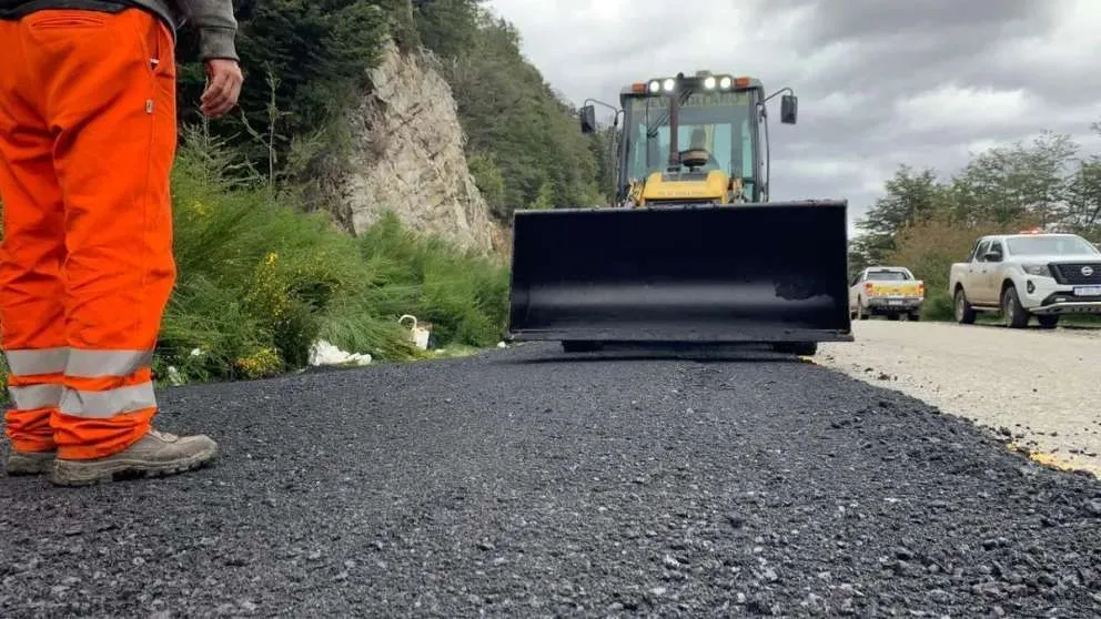 Avanzan las tareas de fresado y corrección de deformaciones entre Bariloche y El Bolsón