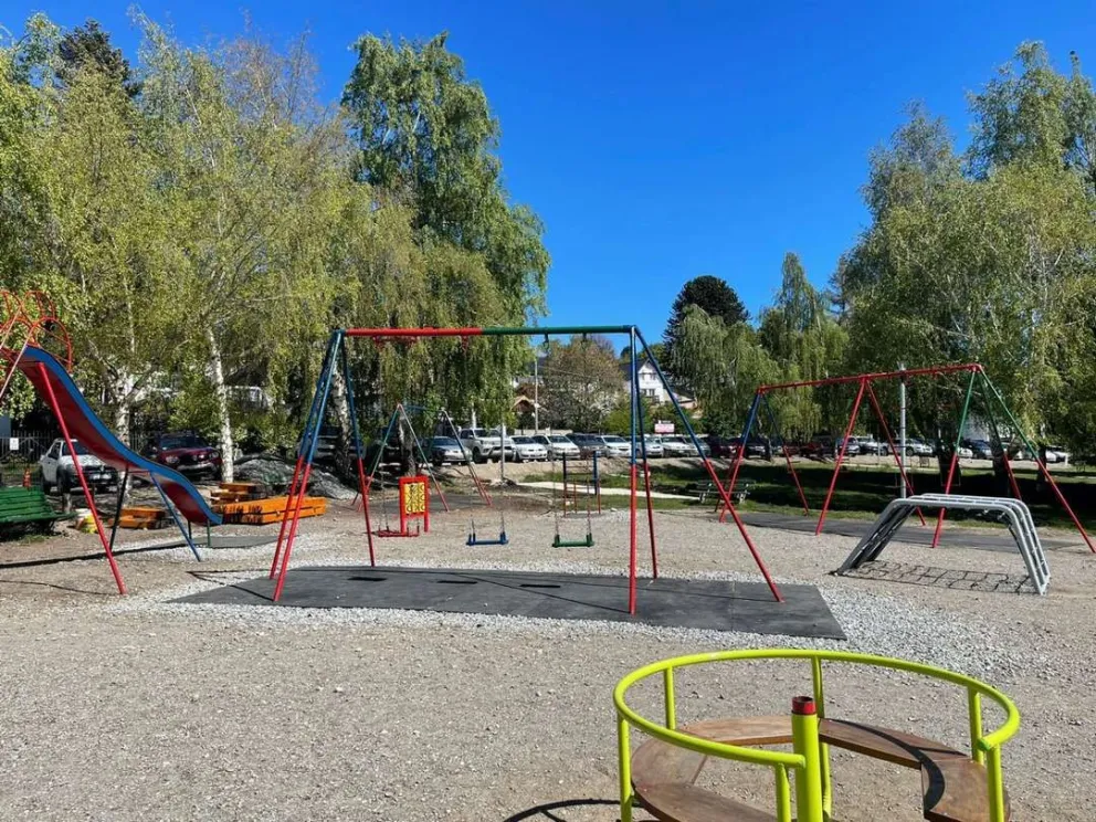 Continúa la reforma y mejora integral de la plaza Belgrano