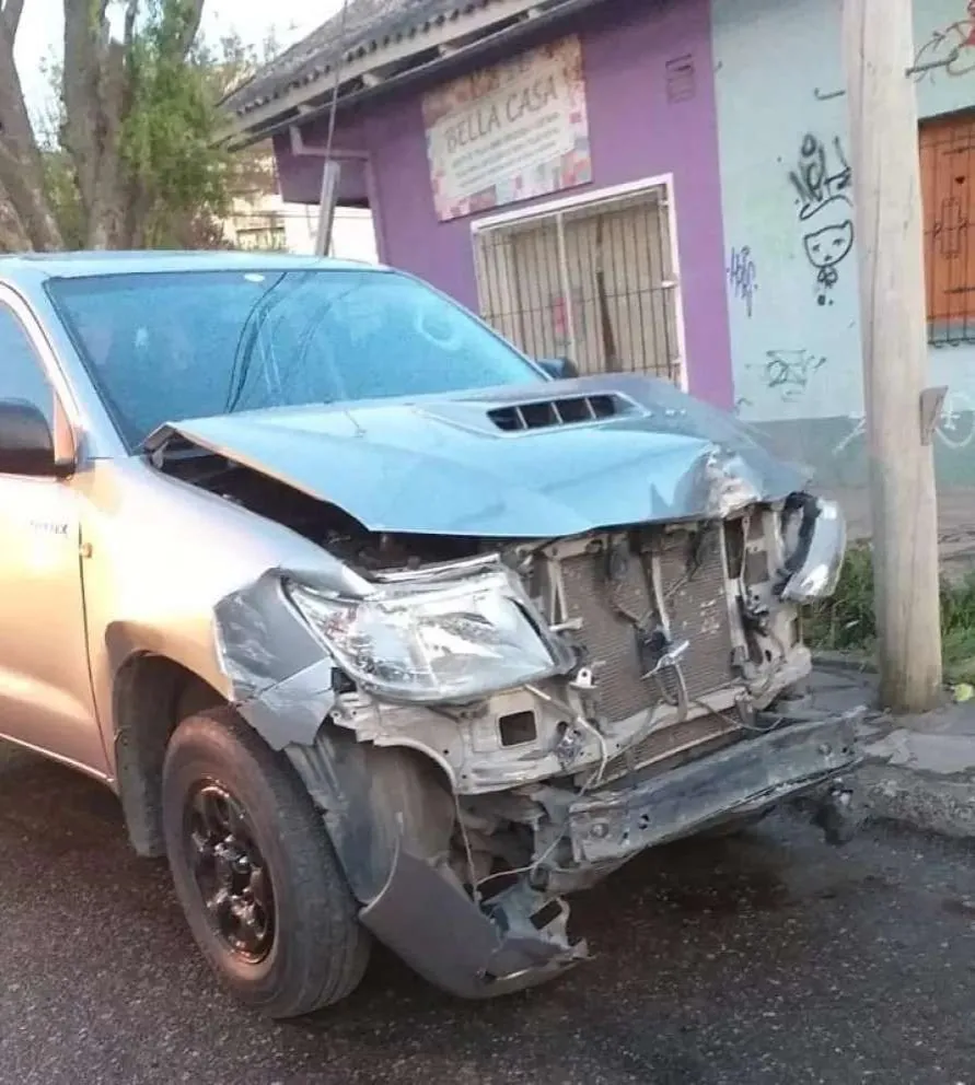 Dos camionetas protagonizaron un violento choque en Elordi y Tiscornia